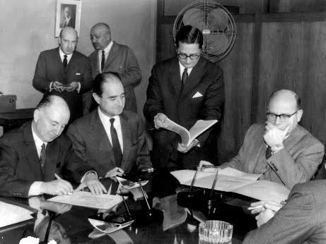 FUNDACIÓN DE LATINOCONSULT